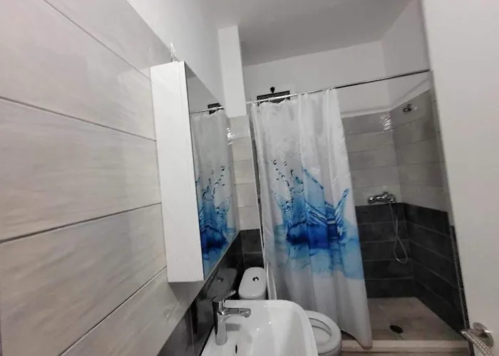 公寓 Jl Tirana Radhimë