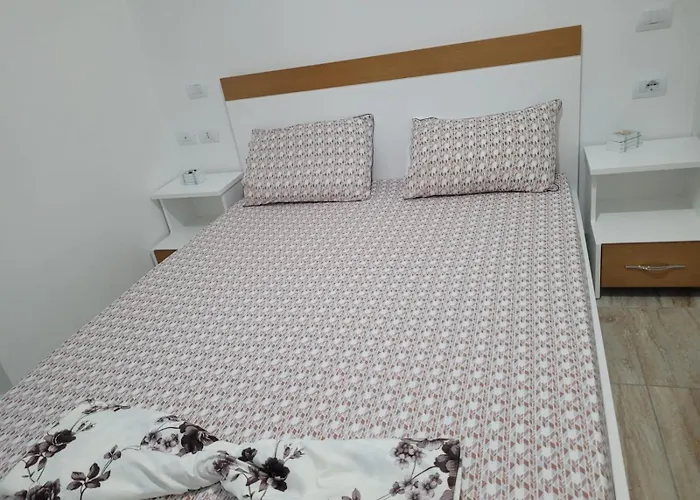 Jl Tirana Apartmán Radhimë