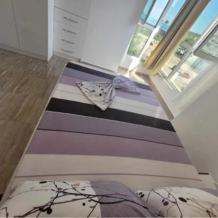Jl Tirana Apartment