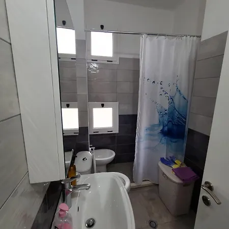 Jl Tirana *