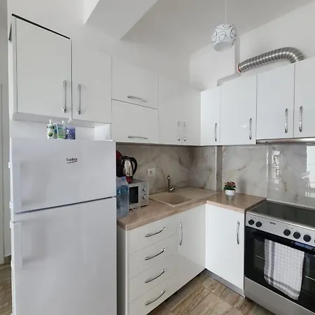 Jl Tirana Apartment *