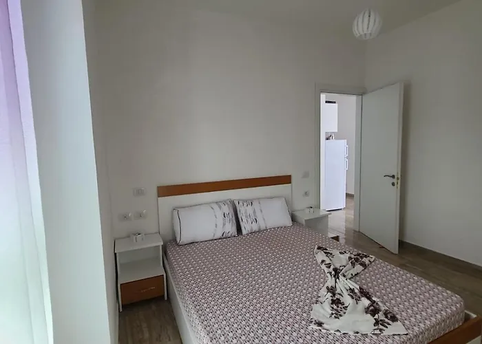 Jl Tirana Lägenhet Radhimë